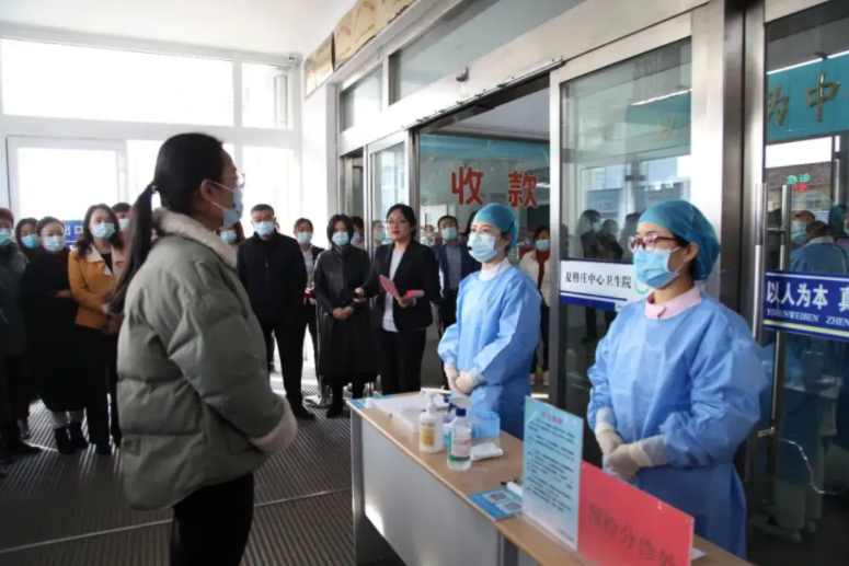 全国各地，在最新的疫情爆发期间为学生提供心理咨询